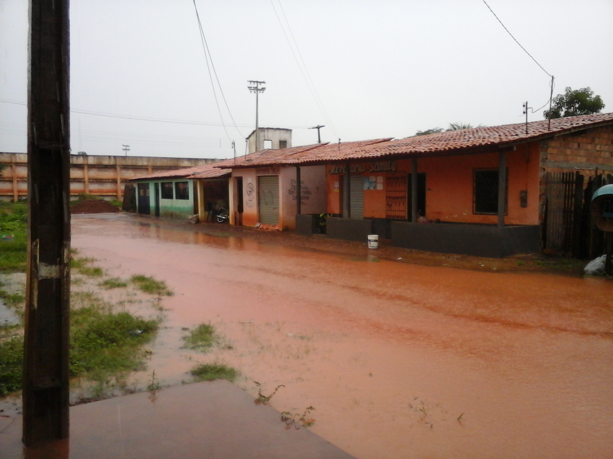 CHUVA FORTE ALAGA A CIDADE DE TIMBIRAS – VERDADEIRO RIOS DE ÁGUA.